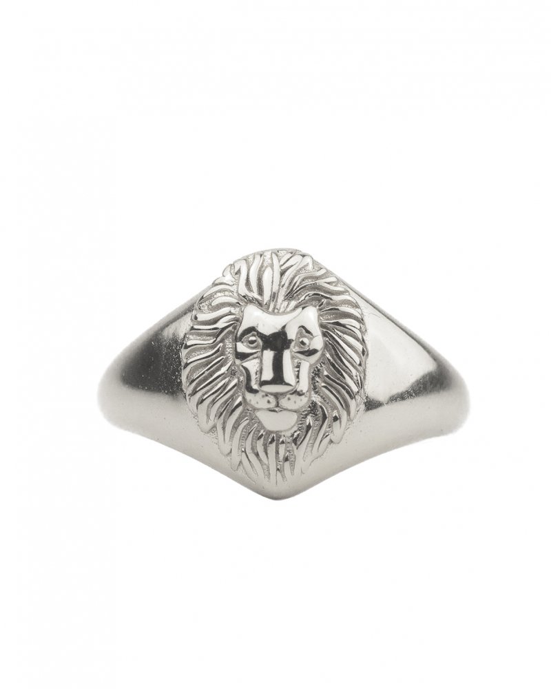 Lion Crest Pounamu Signet Ring in Yellow Gold or Platinum – Nick Von K
