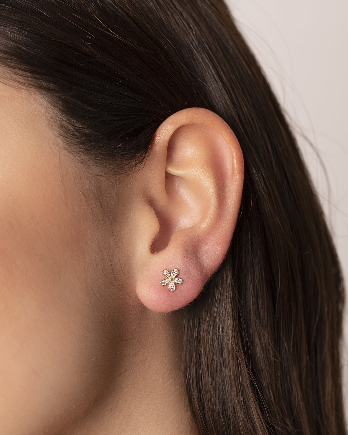 Flower gold studs