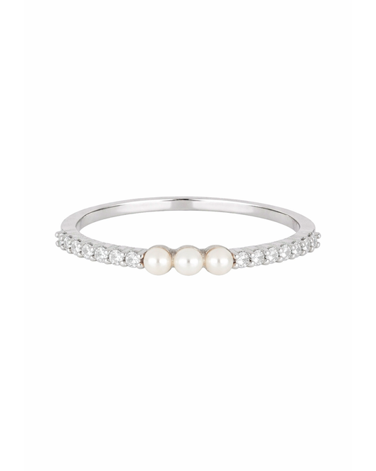 Dainty Pearl Ring Silver