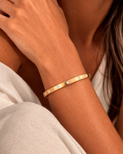 Love Bangle Gold